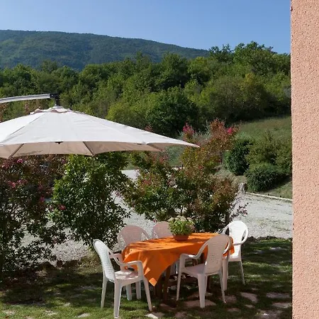 مزرعة للإقامة Relais Parco Del Subasio