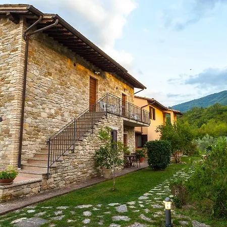 مزرعة للإقامة Relais Parco Del Subasio